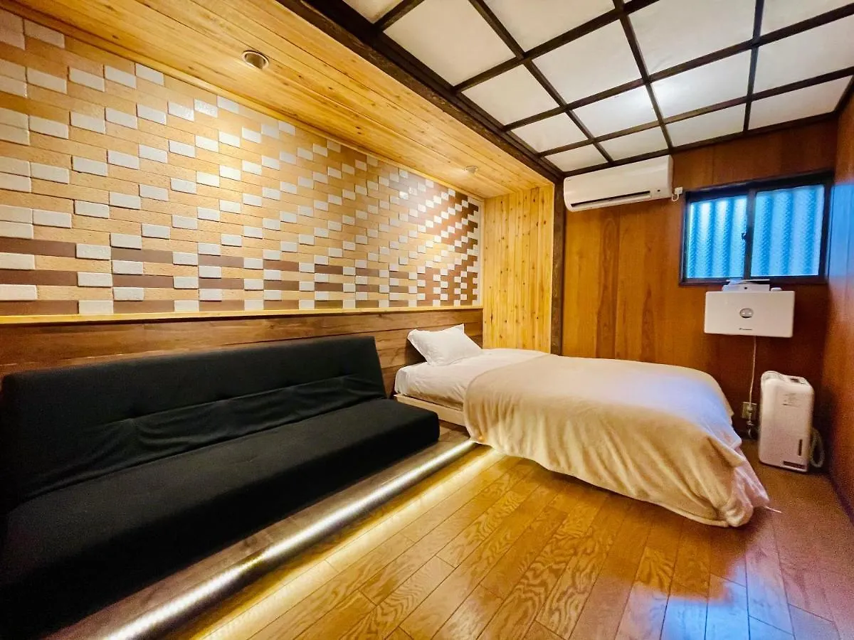 まるごと貸切 にごり湯天然温泉かけ流し 箱根満来山荘 Hakone Natural Milky Onsen 2300Sqm Garden & Villa Man Rai 0*,  Japonsko