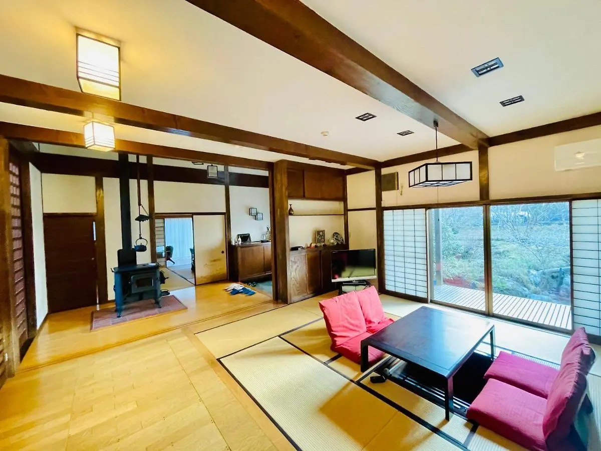 まるごと貸切 にごり湯天然温泉かけ流し 箱根満来山荘 Hakone Natural Milky Onsen 2300Sqm Garden & Villa Man Rai Japonsko